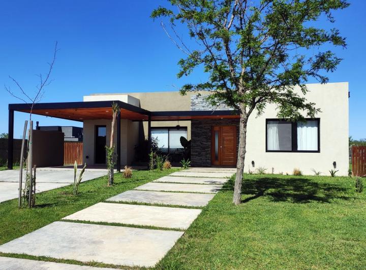 Alquiler temporario Casa Quinta San Sebastian Pilar 4 ambientes Parque Pileta 2