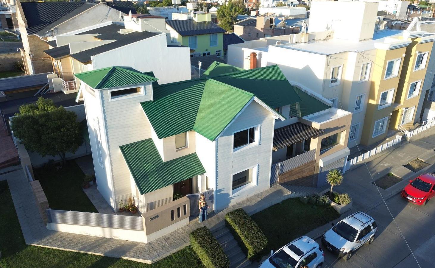 Casa en venta - 3 dormitorios - Quincho - Divina!