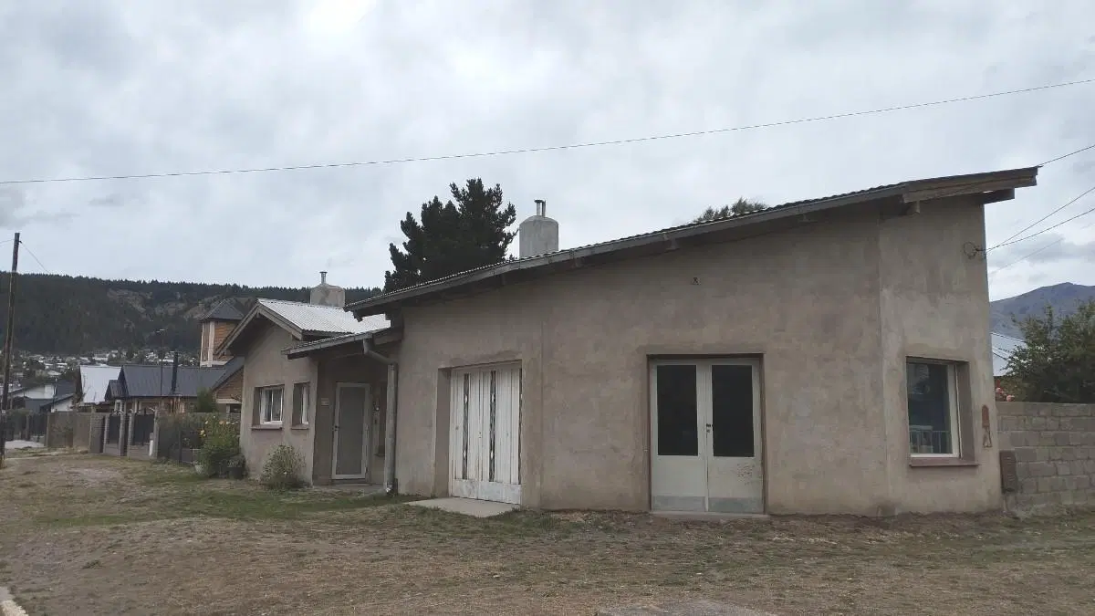 Casa en venta - Esquina en Esquel - 5