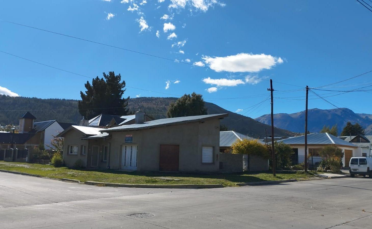 Foto de Casa en venta - Esquina en Esquel -, imagen 2