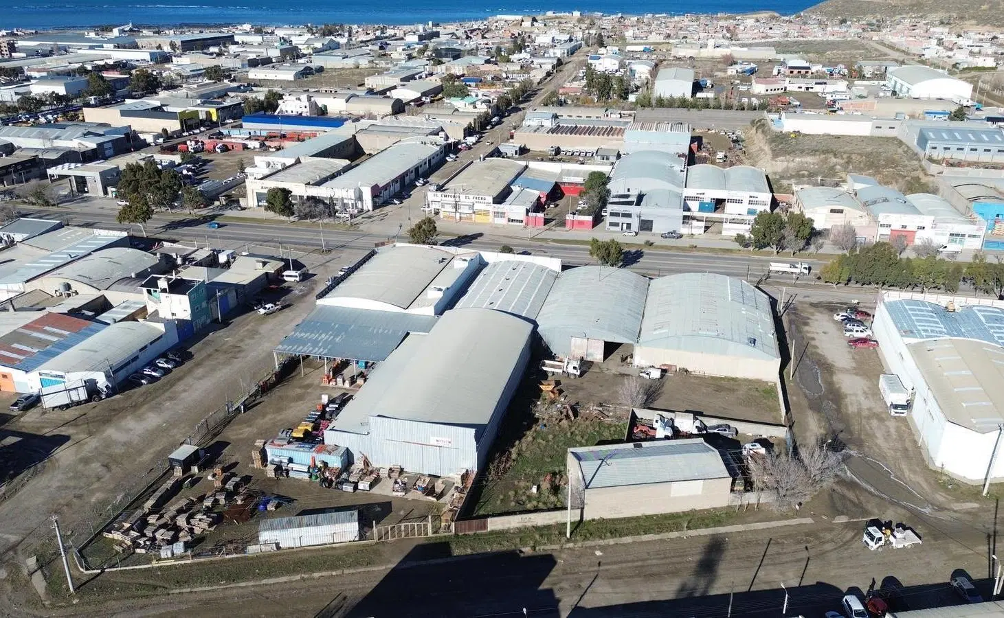 Galpones Comerciales en Venta (Total o Parcial) 4