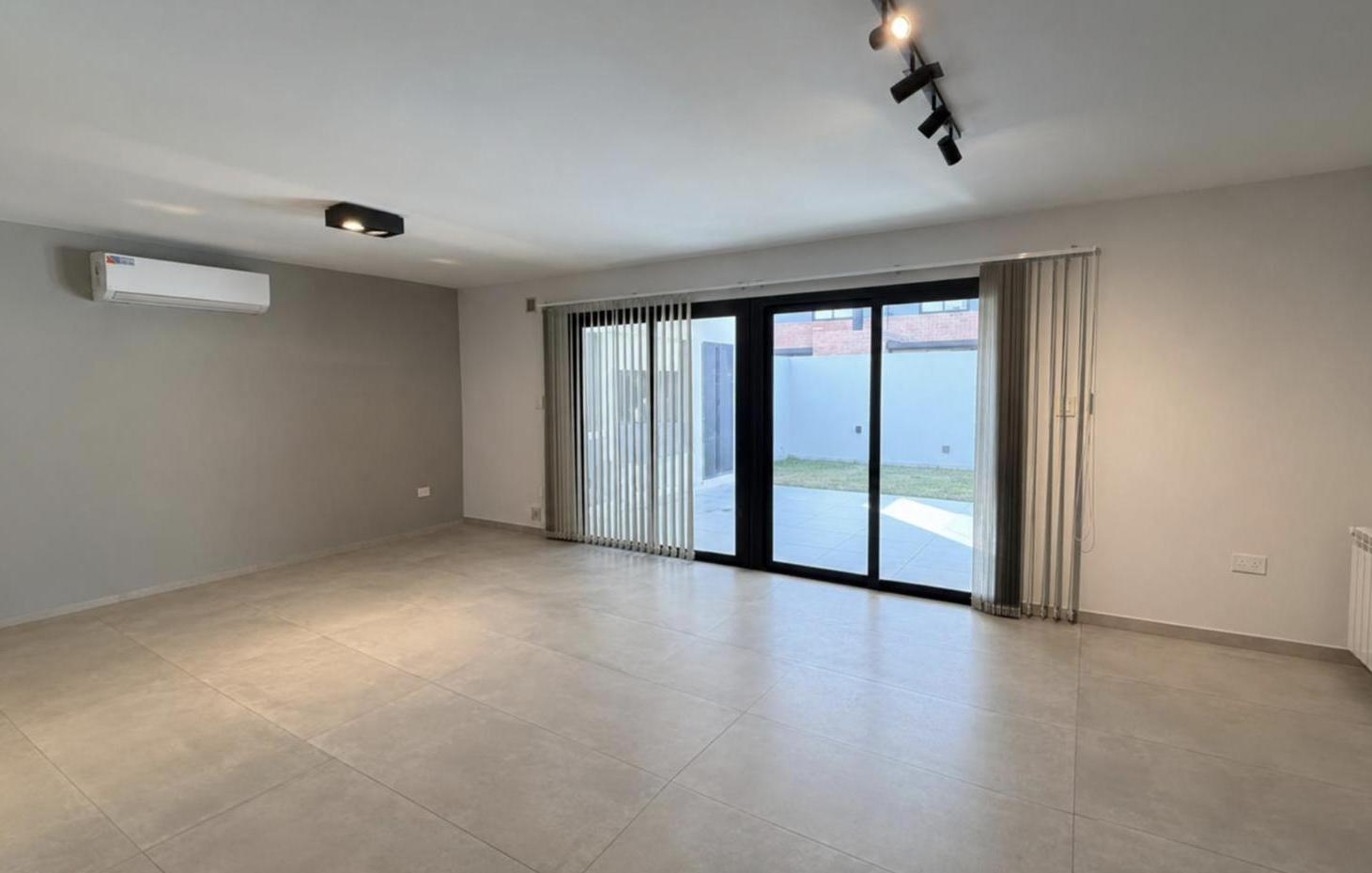 Foto de Duplex en alquiler - Mansos del sur, imagen 1