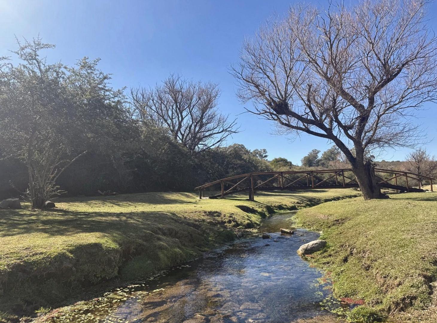 Foto de Lote en venta en Club de Campo Los Tres Arroyos, Huerta Grande - 682 m2, imagen 2