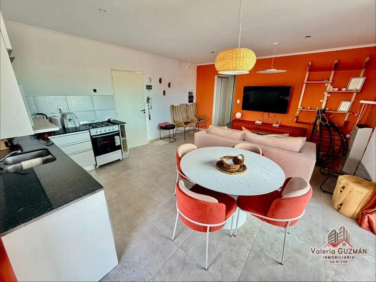 DEPARTAMENTO CON TERRAZA Y BALCÓN MÁS DOS COCHERAS 3