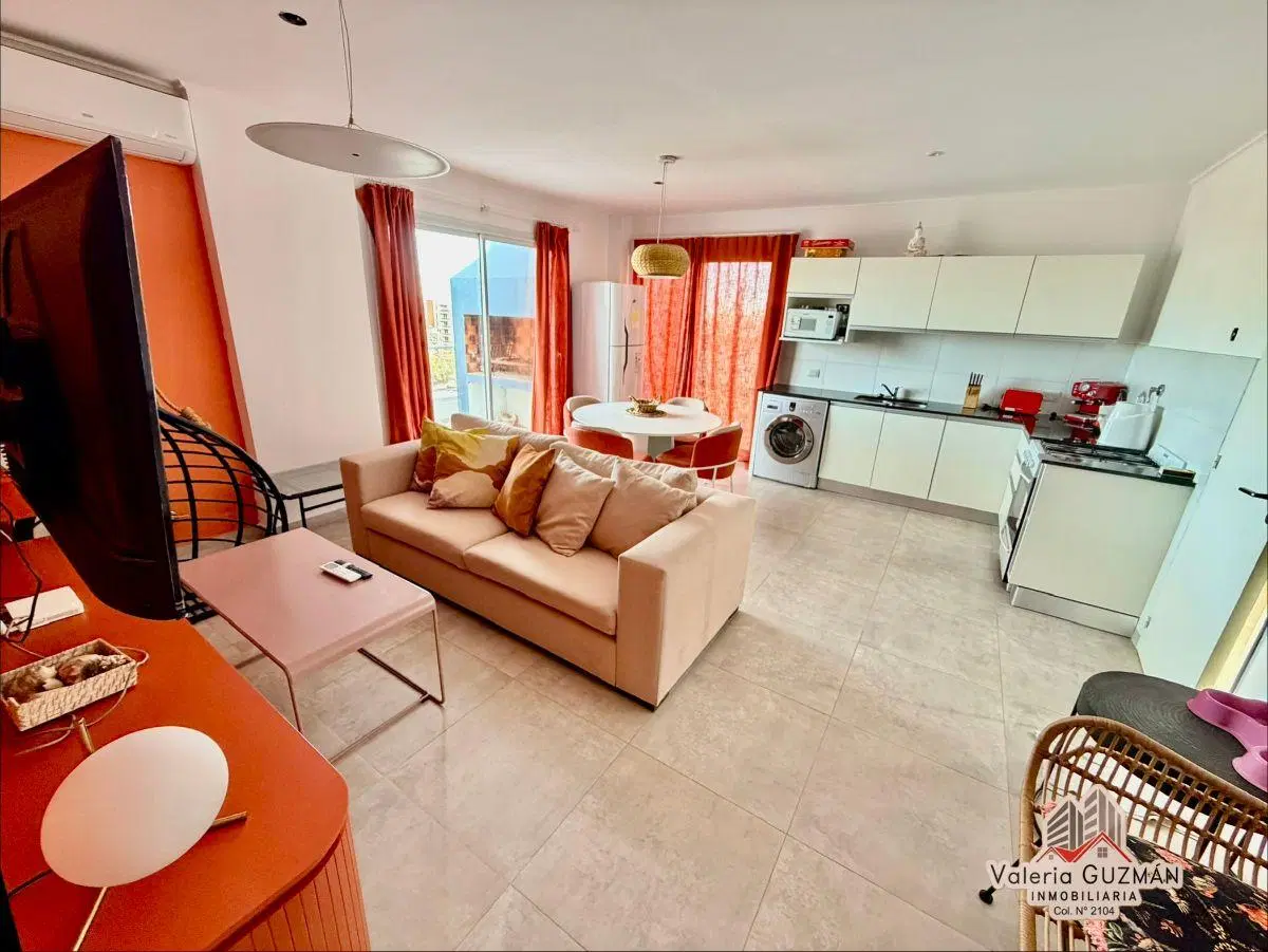 DEPARTAMENTO CON TERRAZA Y BALCÓN MÁS DOS COCHERAS 2