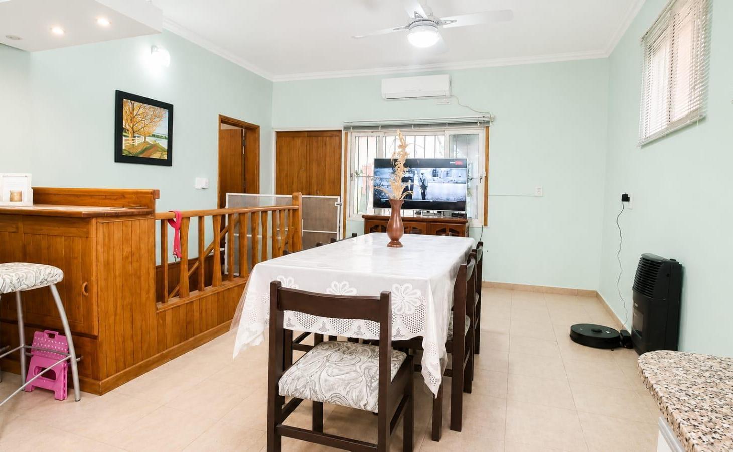 Foto de VENTA DE CASA PLANTA ALTA 3 DORMITORIOS MAS COMODIN, imagen 1