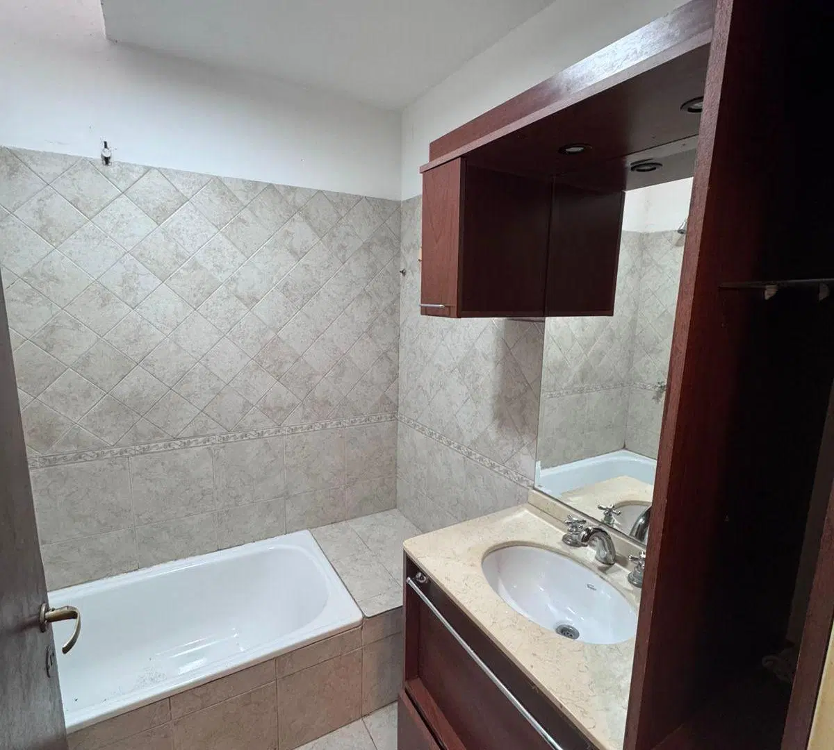 ALQUILO CASA 3 HABITACIONES VILLA ALLENDE 5