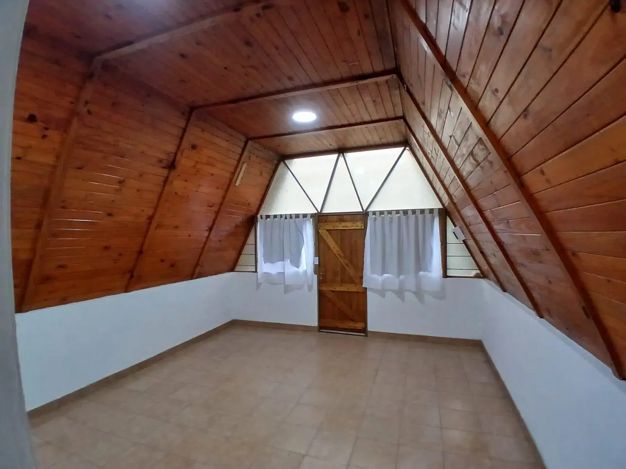 CASA DE 1 HABITACION MAS TALLER 5