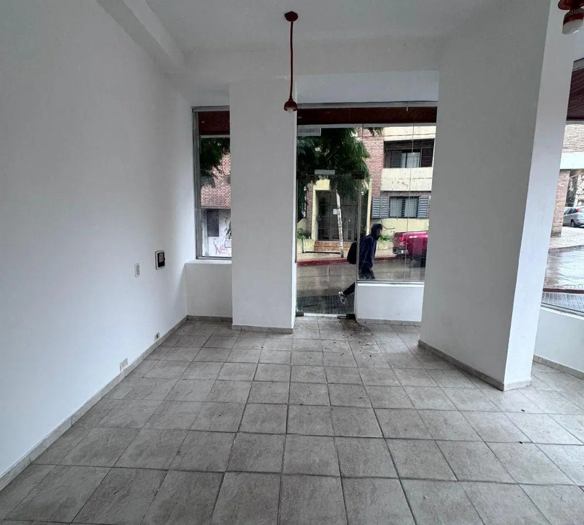 ESPECTACULAR LOCAL COMERCIAL 2