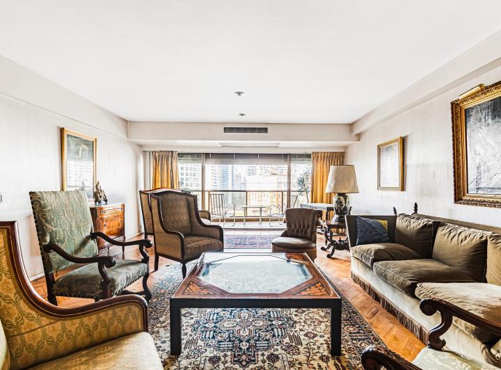 Extraordinario piso alto en venta  3