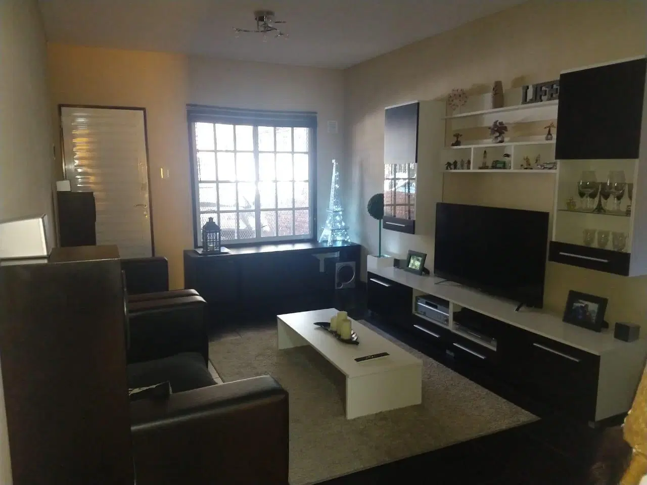 Venta tríplex en Caseros con quincho y pileta 1