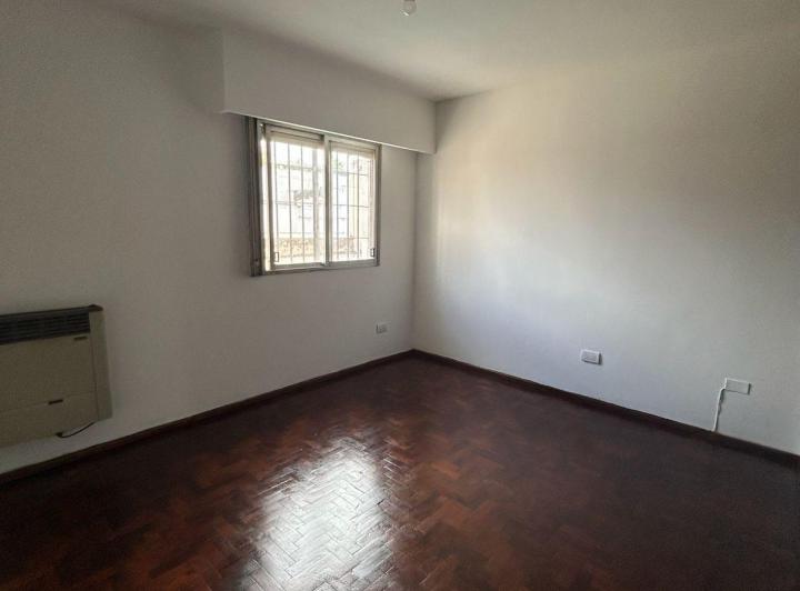 Departamento 2D en Alquiler en General Paz 4
