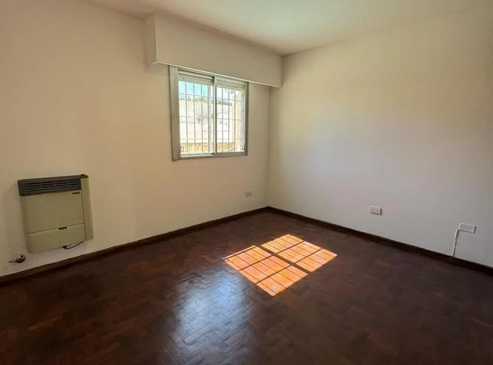 Departamento 2D en Alquiler en General Paz 3
