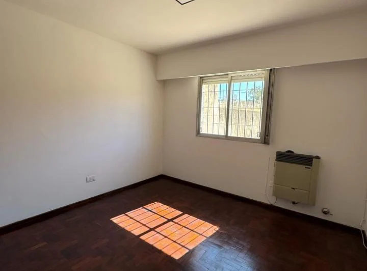 Departamento 2D en Alquiler en General Paz 5