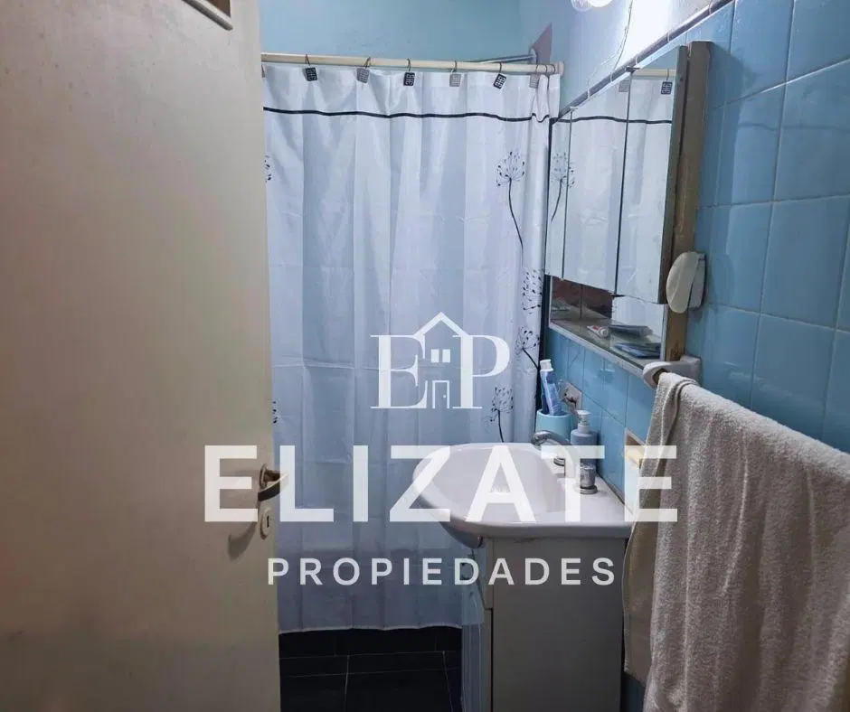 CASA 5 AMBIENTES EN VILLA LUZURIAGA – COCHERA, PATIO Y TERRAZA 4