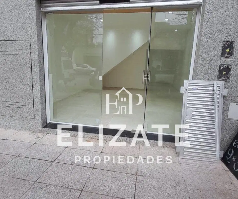 Alquiler de Amplio Local Comercial en Inmejorable Ubicación 3