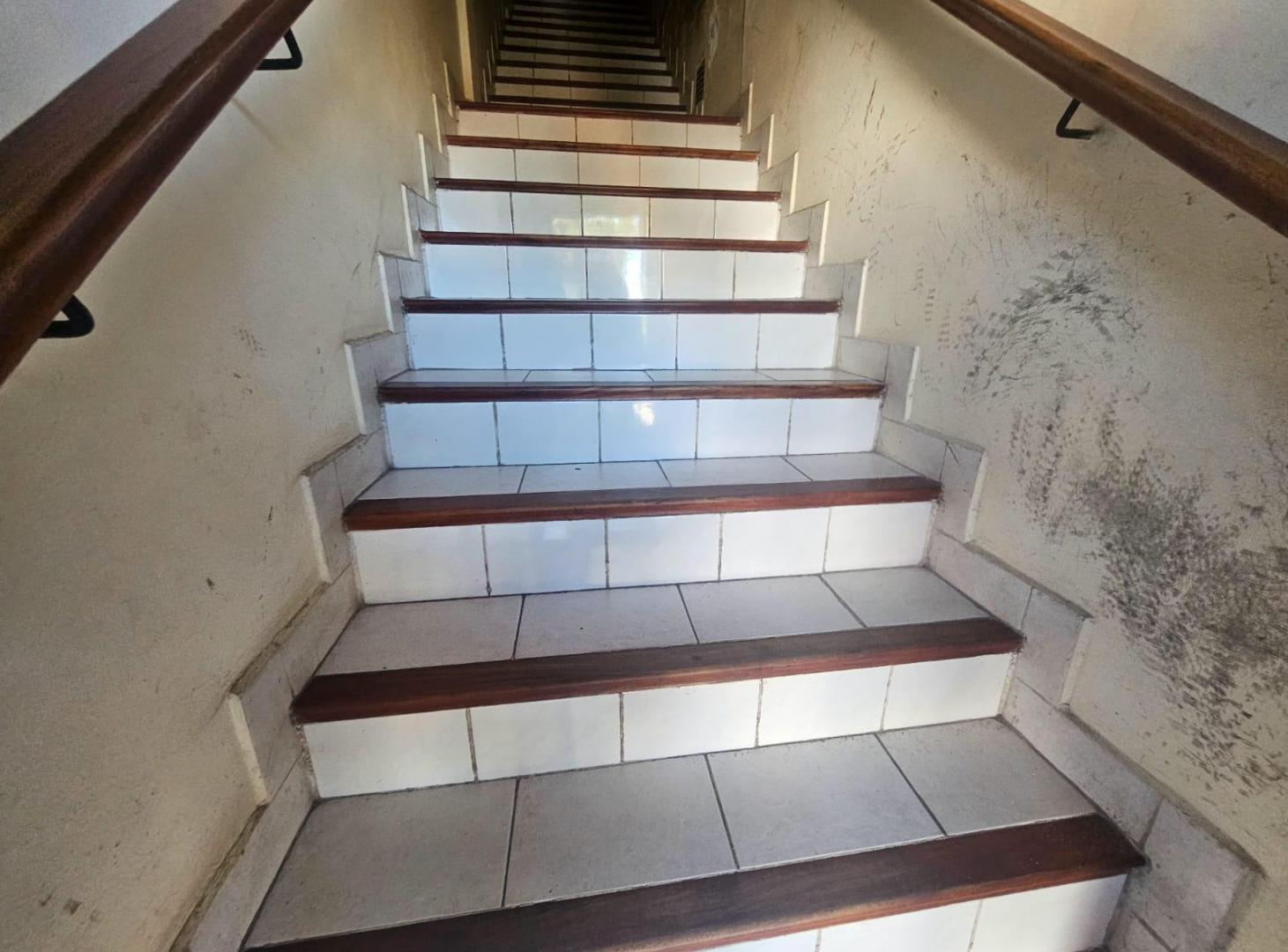 Venta En Block Dos Locales y una Casa Bernardino Rivadavia Mar del Plata