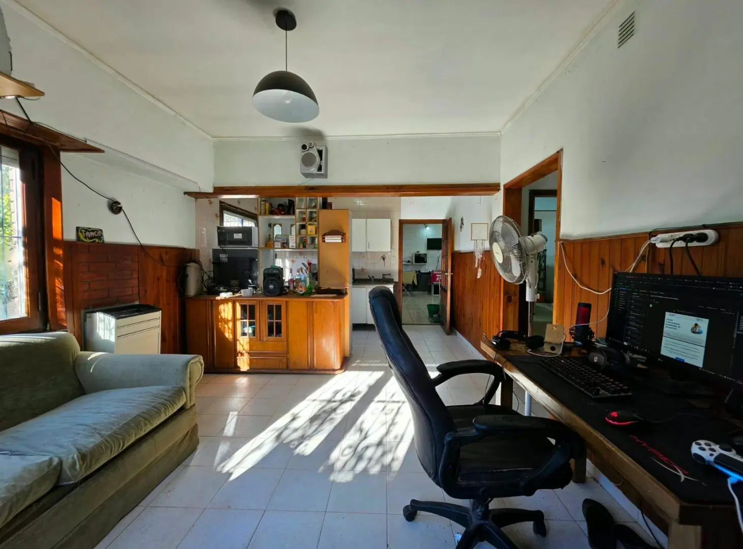 Venta Casa 3 ambientes con Garaje y parque, Barrio Aeroparque 2