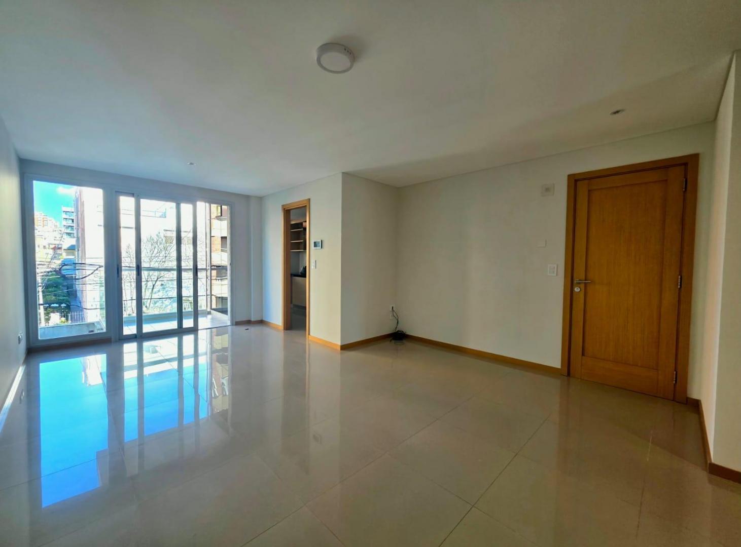Venta Departamento 3 ambientes al frente con cochera, Playa Grande