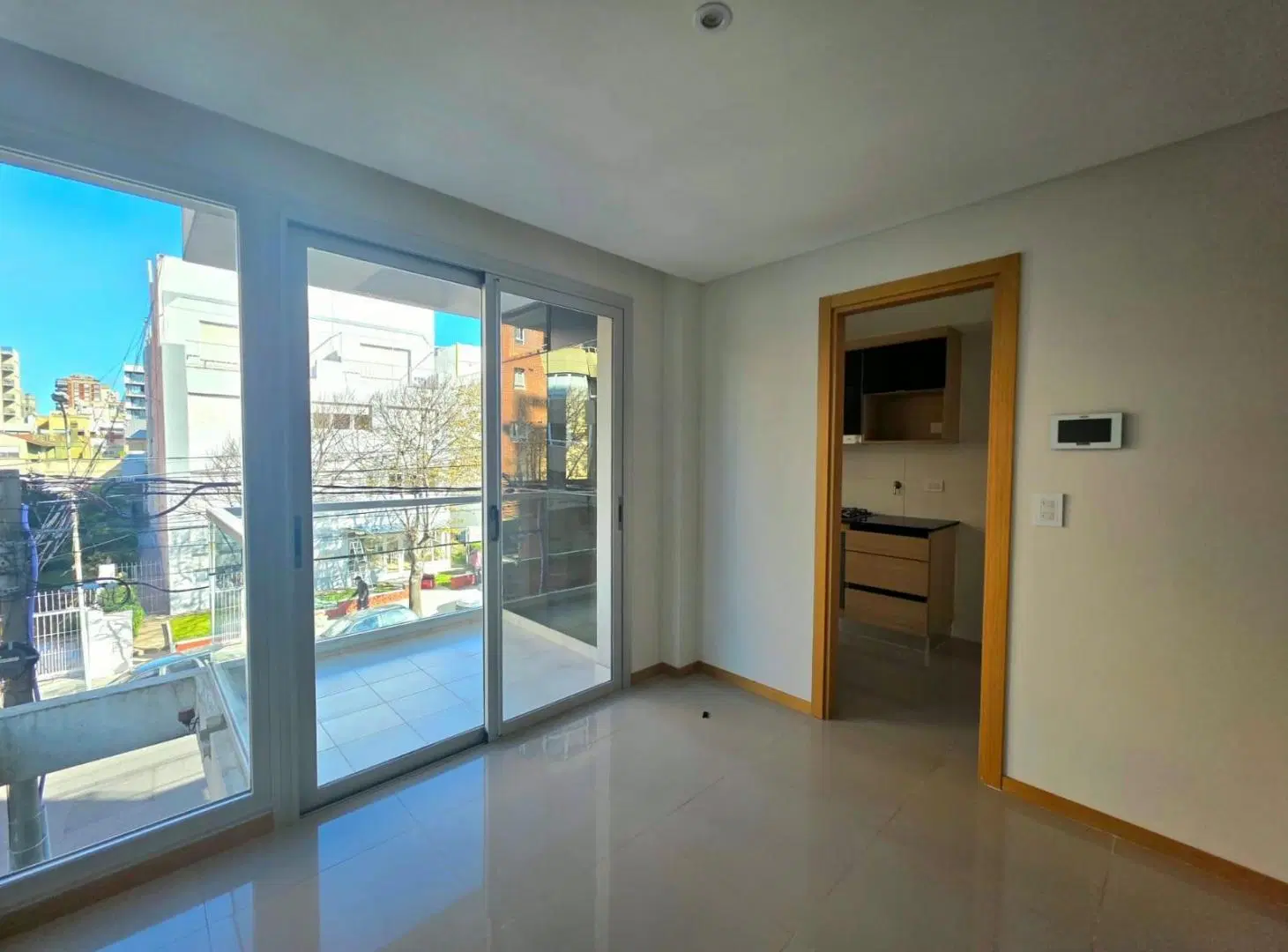 Venta Departamento 3 ambientes al frente con cochera, Playa Grande 3