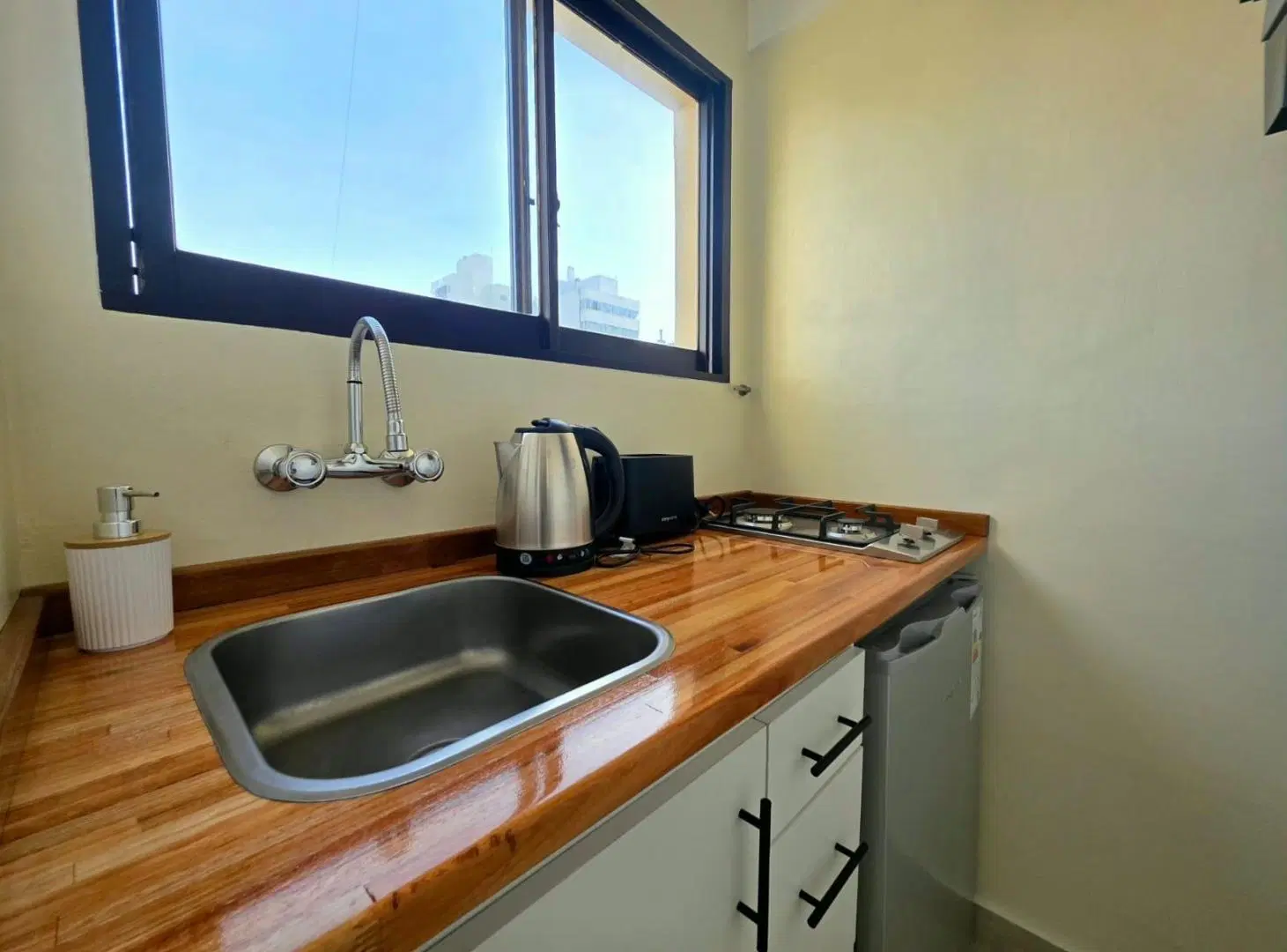 Venta Departamento monoambiente, vista lateral frente, Centro 4