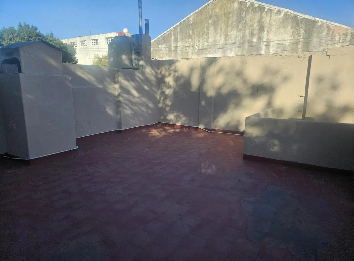 Venta Casa 3 ambientes Barrio La Perla 8