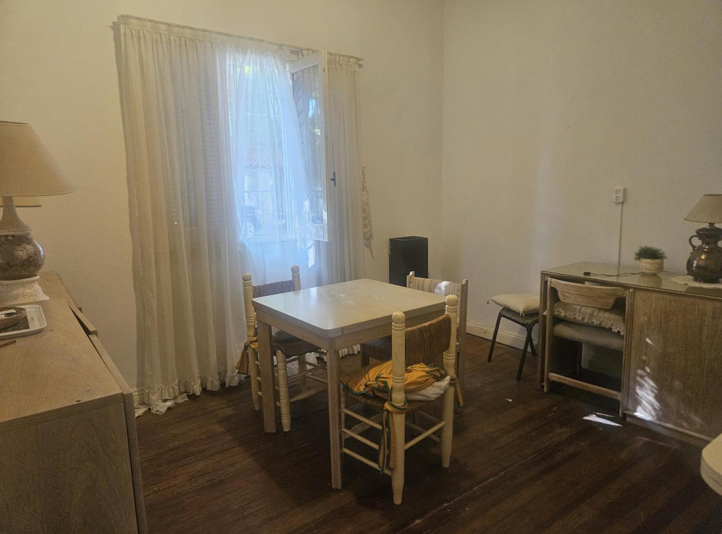 Foto de Venta Casa 3 ambientes Barrio La Perla, imagen 2