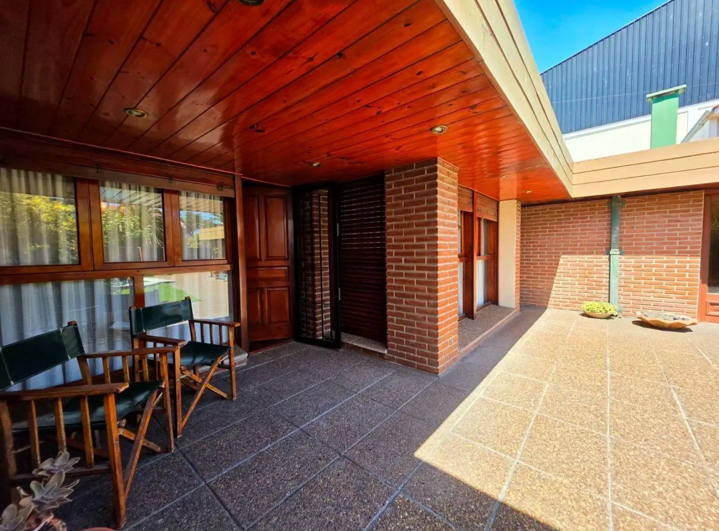 Venta Casa de 5 ambientes Barrio Parque Luro Piscina y quincho 4