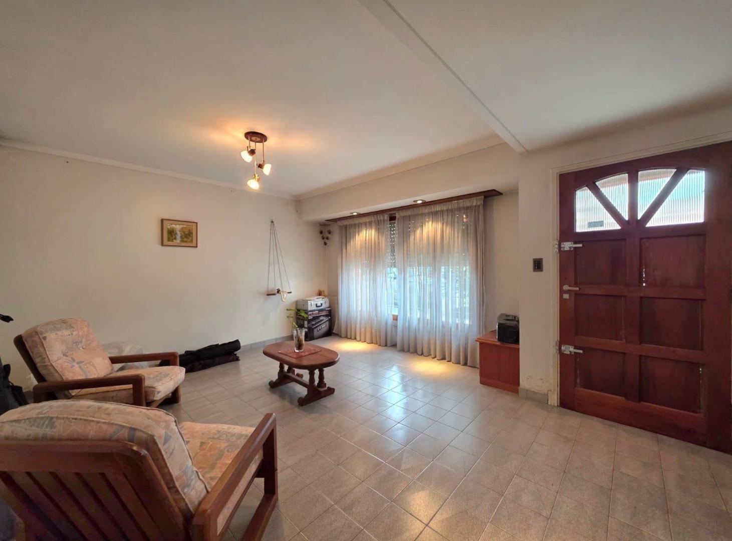 Foto de VENTA Casa 4 Ambientes con Jardín y Cochera – San José – Mar del Plata, imagen 3