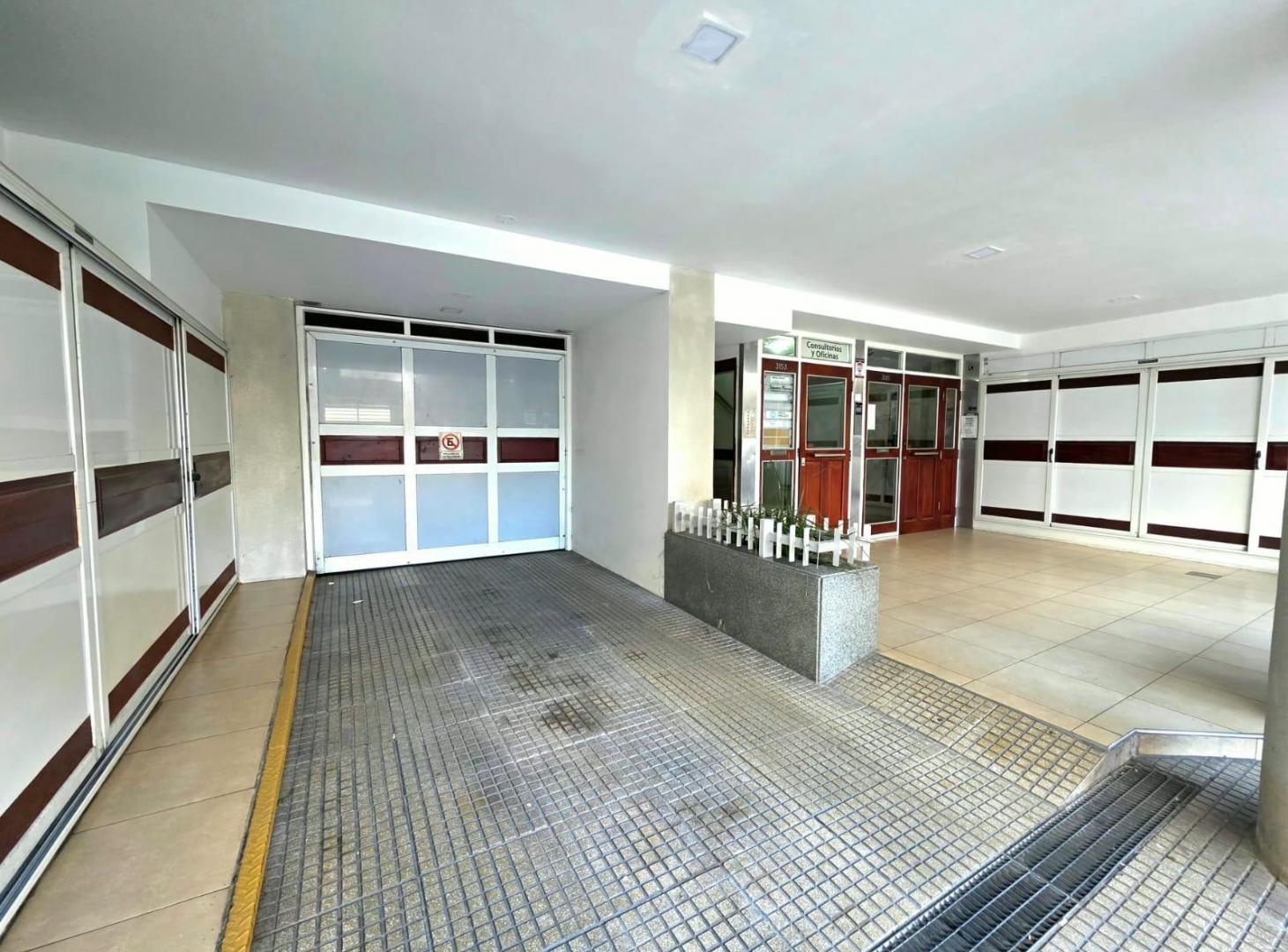 Foto de Venta Departamento 2 Ambientes con Cochera y Balcón | La Perla Mar del, imagen 4