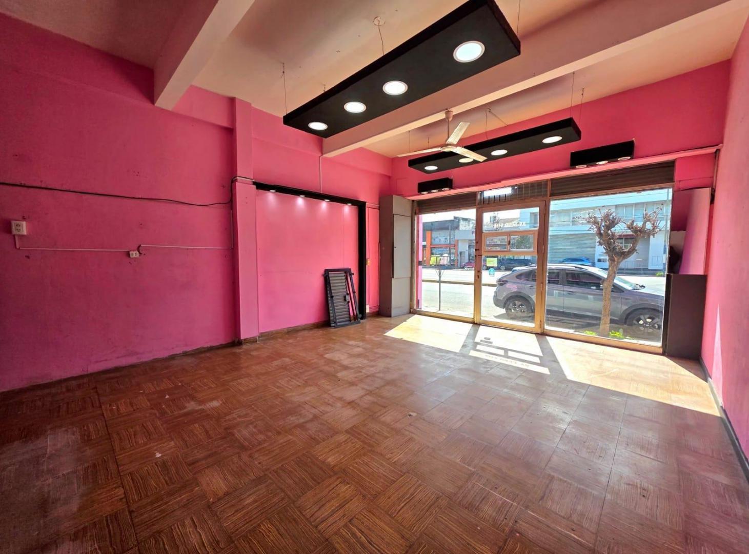Foto de Alquiler Local comercial 24 meses sobre Av. Luro, imagen 4