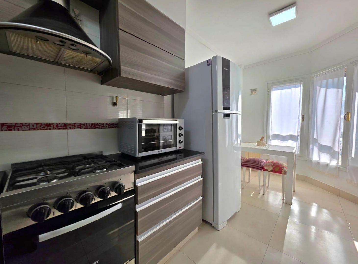 Foto de Venta Departamento 3 Ambientes con Dependencia, Cochera Fija y, imagen 2