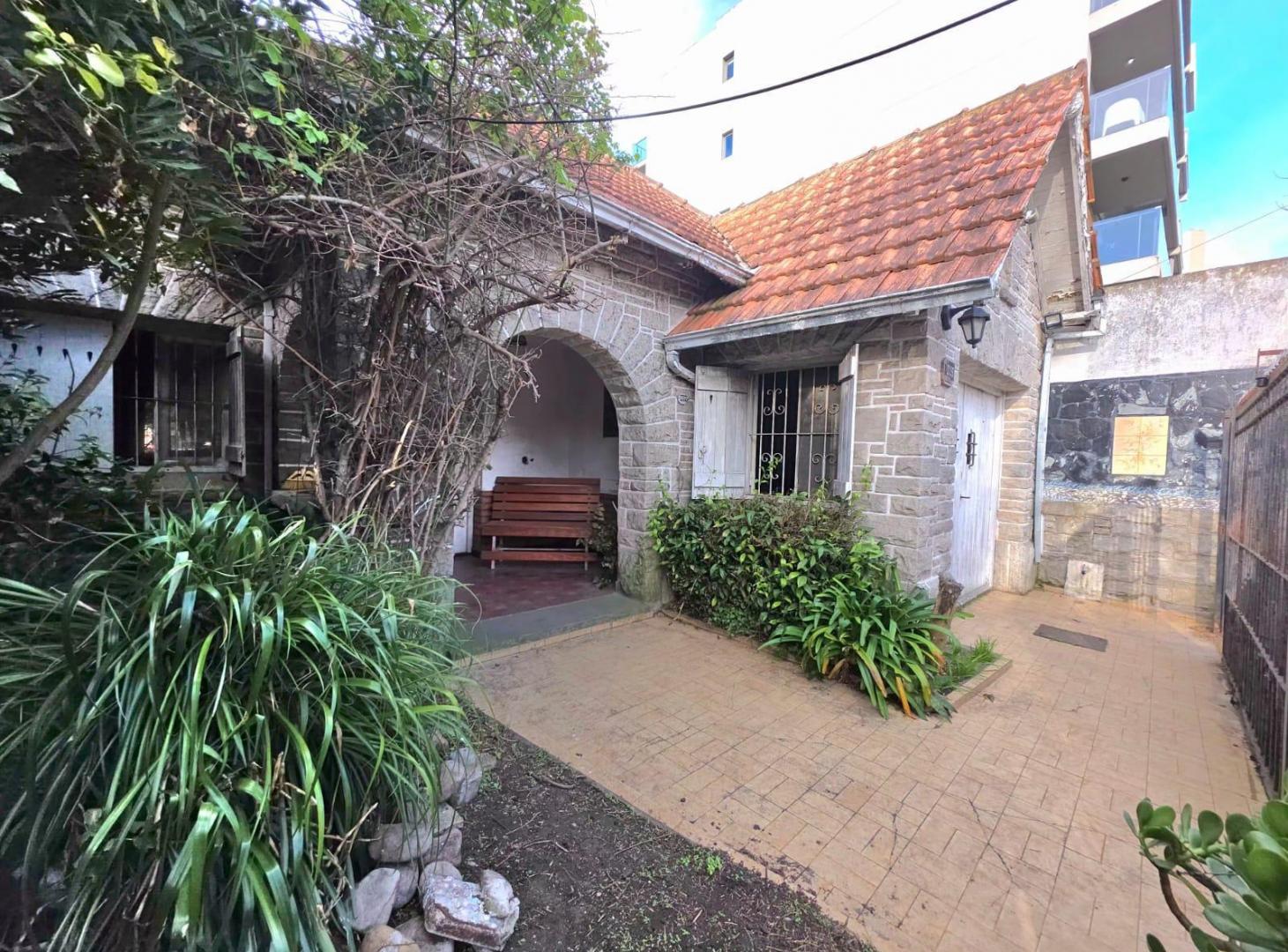 Foto de Venta Casa 4 Ambientes con Jardín, La Perla, Mar del Plata, imagen 5