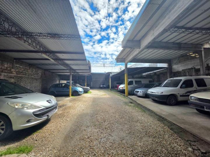 Foto de Venta Galpón/Estacionamiento, Locales Depto en Planta Alta sobre Av, imagen 1