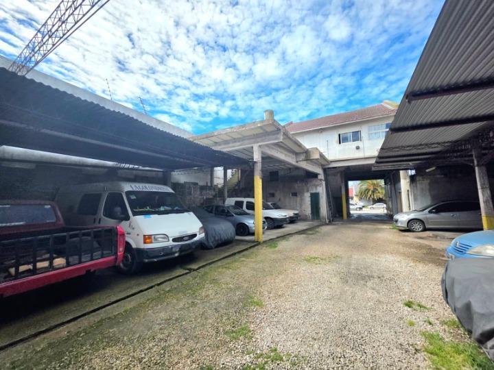 Foto de Venta Galpón/Estacionamiento, Locales Depto en Planta Alta sobre Av, imagen 3