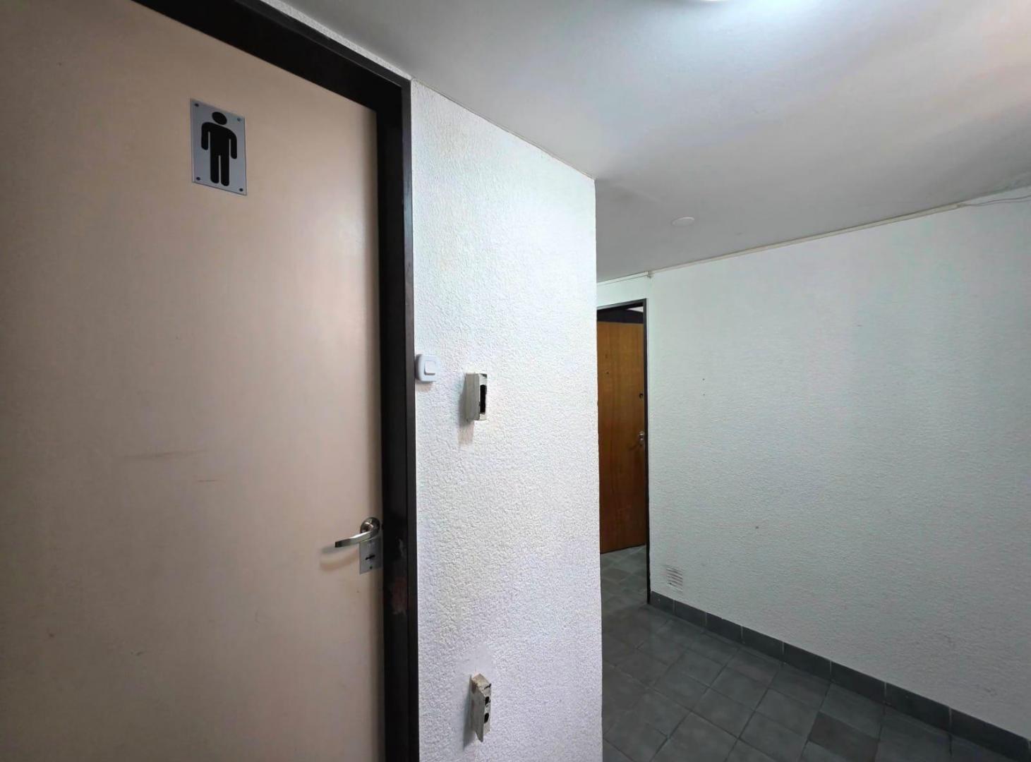 Foto de Venta Oficina APTO PROFESIONAL, zona Centro, imagen 4