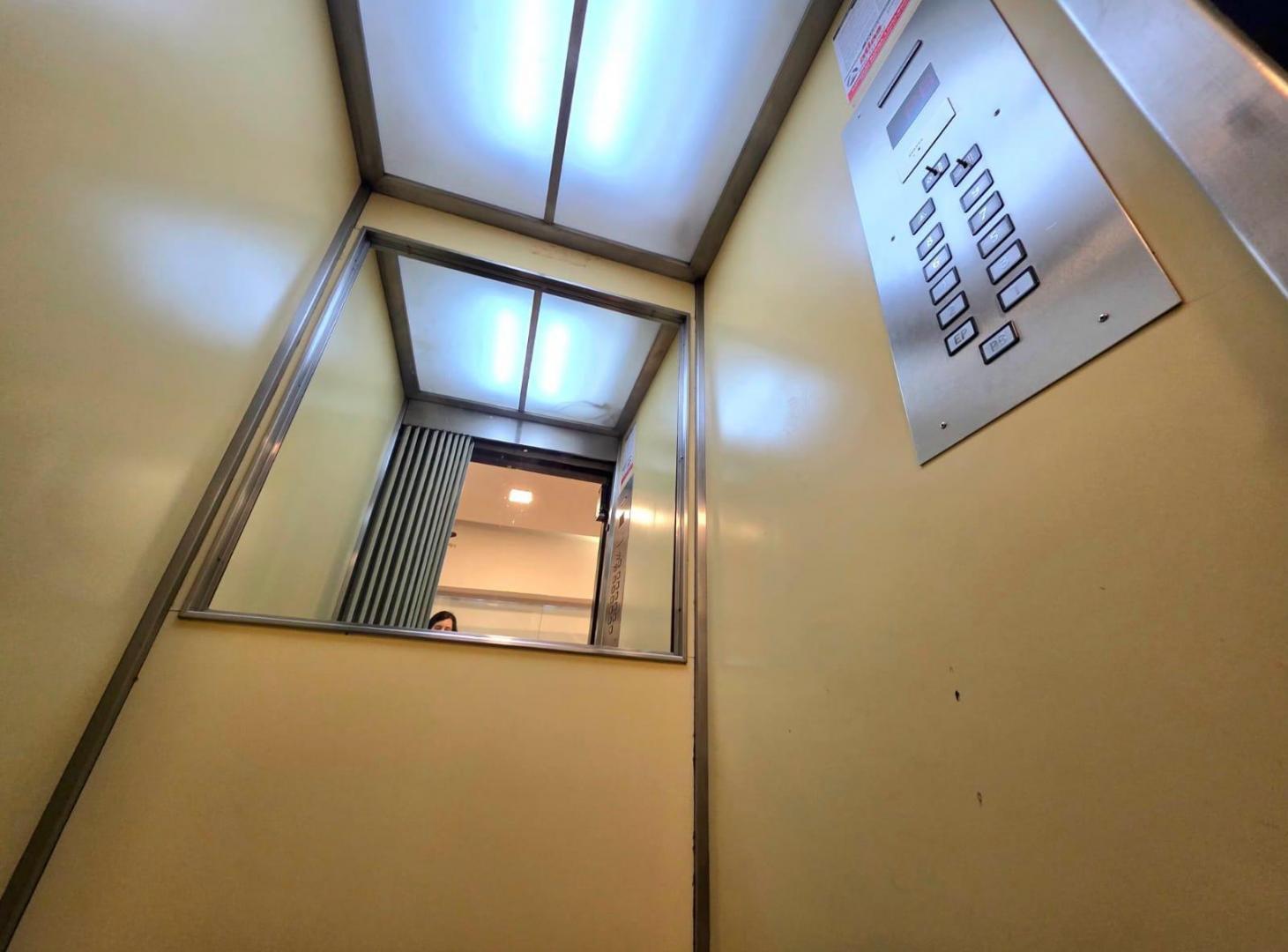 Foto de Venta Oficina Apto Profesional, zona Microcentro, imagen 5
