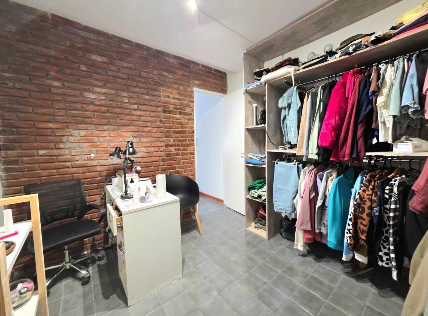 Foto de Venta Oficina Apto Profesional, zona Microcentro, imagen 2