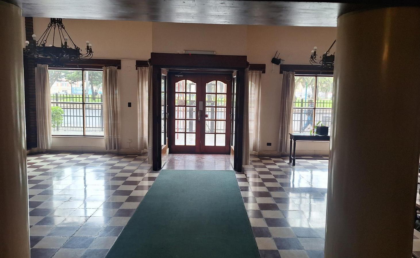 Foto de Venta Departamento 3 Ambientes Edificio Ariel Frente Plaza Colón – Mar, imagen 2