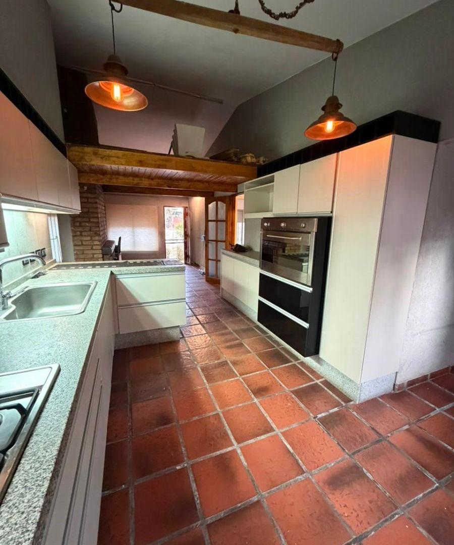 Foto de Venta casa con pileta en Becciu Carlos Paz, imagen 2