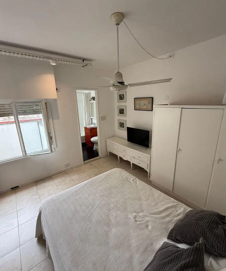 Departamento 2 ambientes único en Olivos, a metros de Av. del Libertador y del río! 3