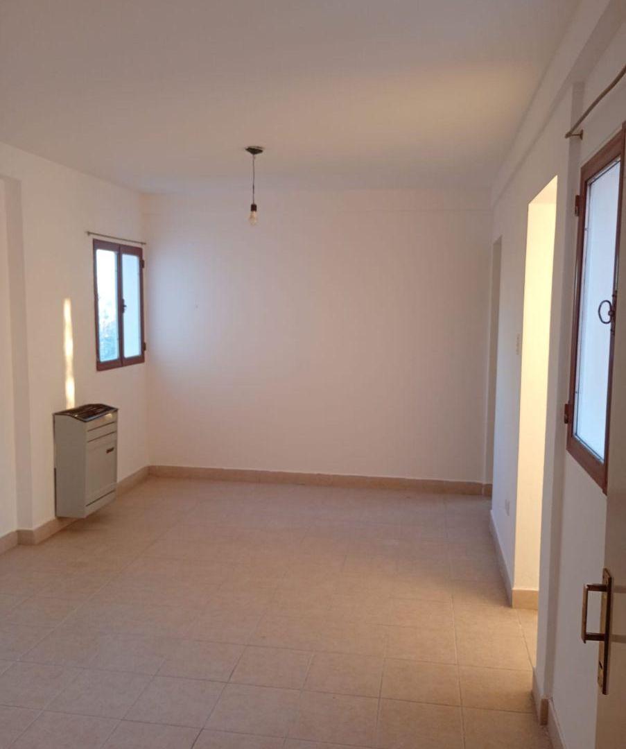 Foto de Departamento en alquiler en segundo piso por escaleras,barrio, imagen 2