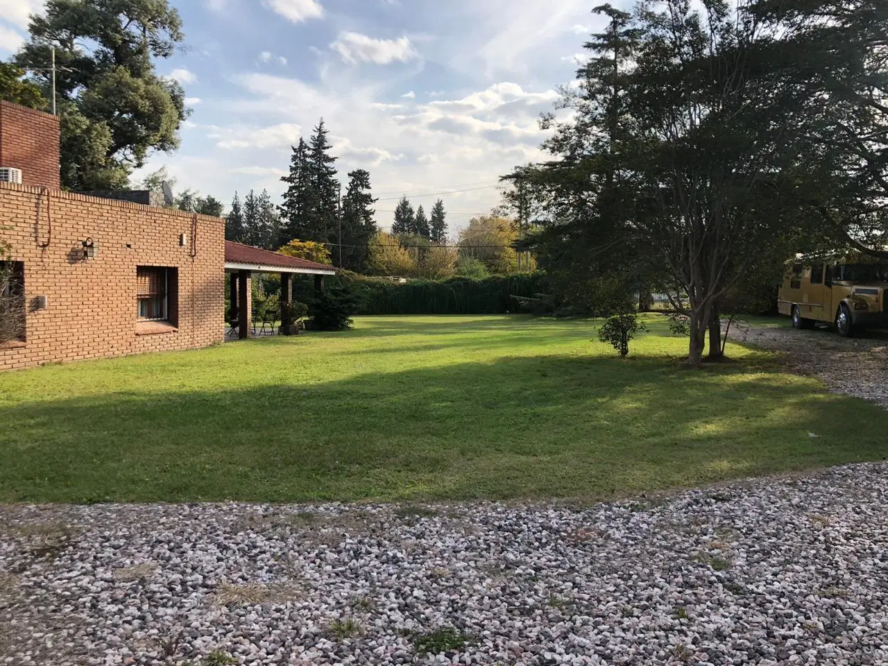 OPORTUNIDAD GRAN TERRENO ESQUINA 3950M, CASA 390M. BARRIO QUISQUISACATE 3