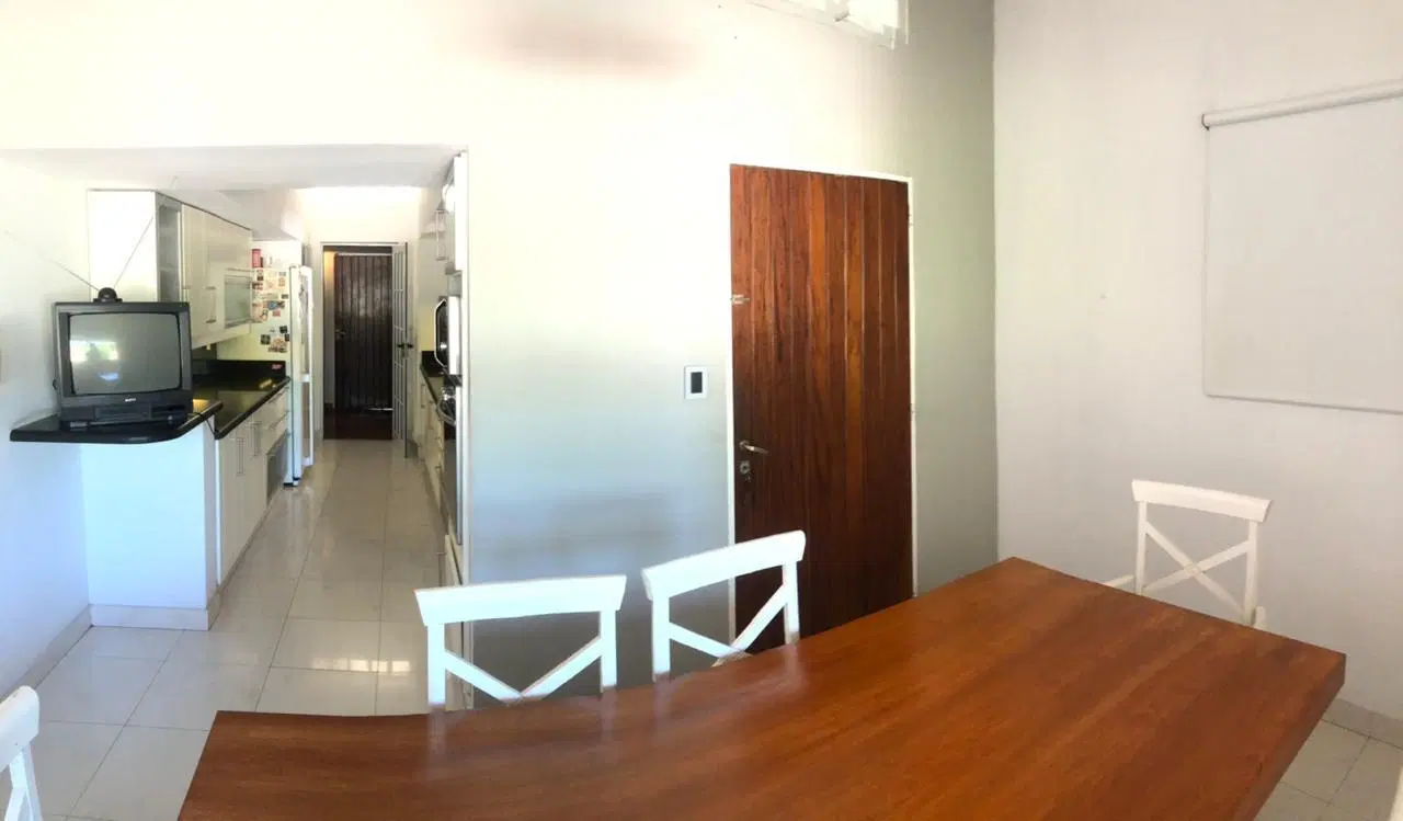 OPORTUNIDAD GRAN TERRENO ESQUINA 3950M, CASA 390M. BARRIO QUISQUISACATE 5