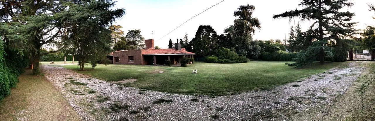 OPORTUNIDAD GRAN TERRENO ESQUINA 3950M, CASA 390M. BARRIO QUISQUISACATE 4