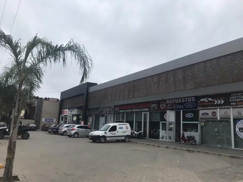 Local de 100m2 en Av. Donato Alvarez 9905, Arguello Norte. 3