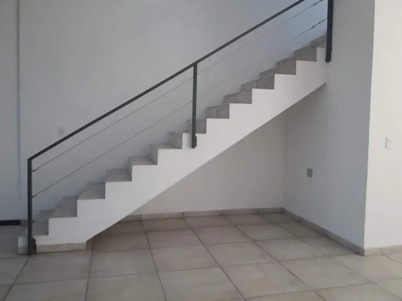 Local de 100m2 en Av. Donato Alvarez 9905, Arguello Norte. 4