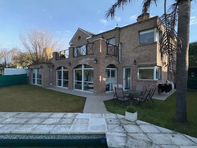Casa en venta 4 dormitorios - Manzana 48 - San Isidro - Villa Allende 3