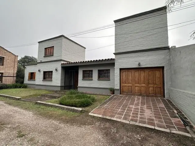 Casa en venta 5 dormitorios - Parmenio Ferrer 6397 - Granja de Funes. 3