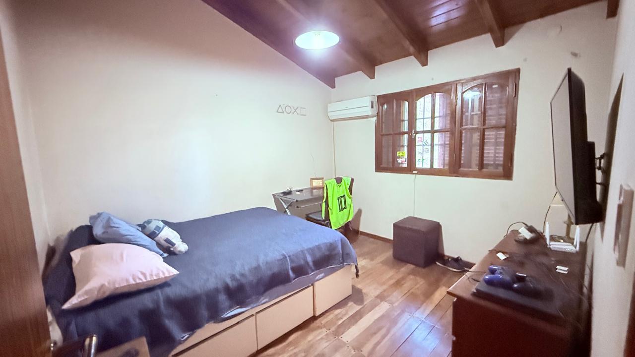 Foto de Casa 4 dormitorios pileta cochera Villa Belgrano, imagen 2
